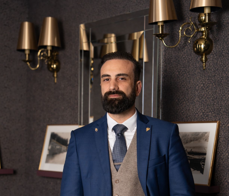 Maxime Valéry, le sommelier qui fait rayonner la cave de la Maison Bocuse